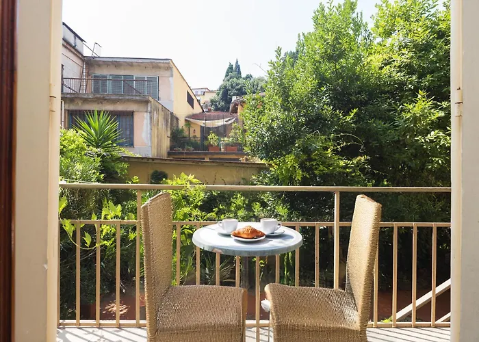Apartment Spacious Oltrarno With Private Garden Florence